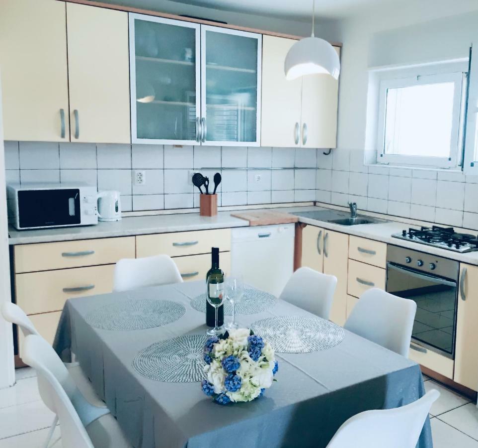 Apartman Grey 2 Minutes From Sea Apartment Makarska Bagian luar foto